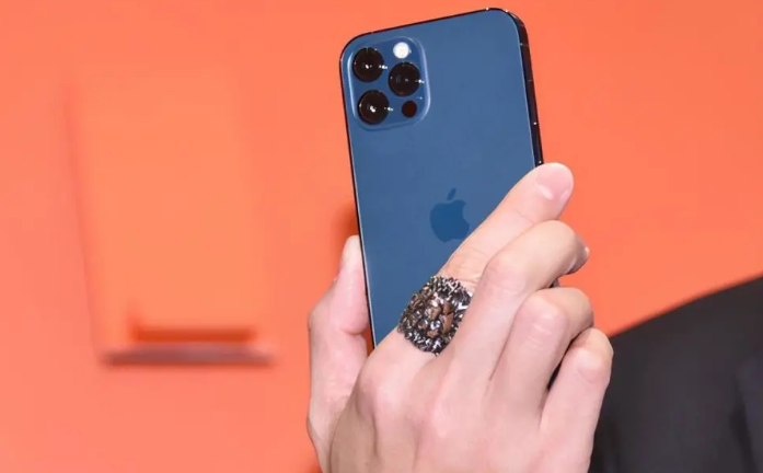 平陆苹果手机维修分享iPhone12系列重启方法教程 